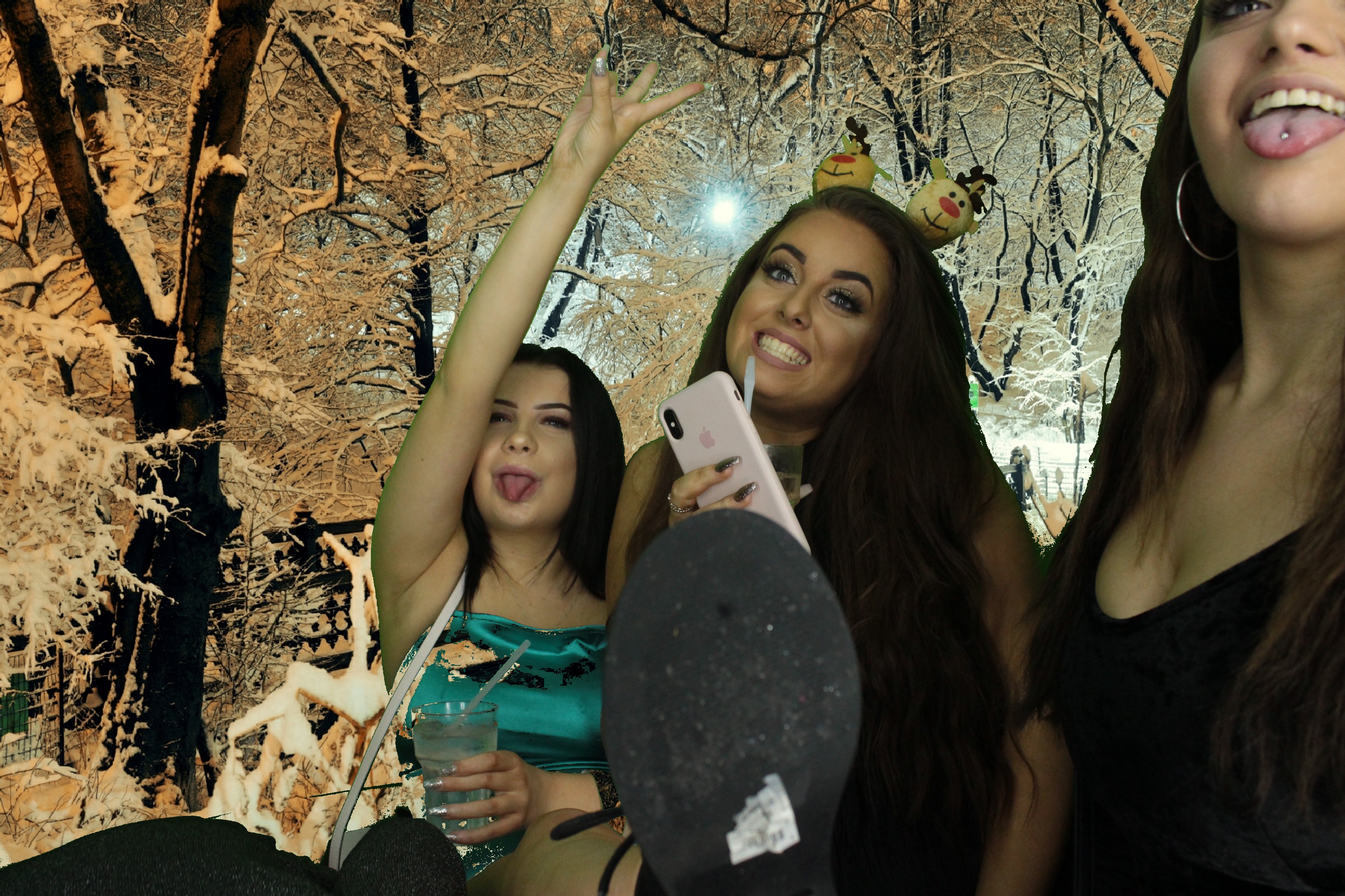 One Line Christmas Party | View more photos from the event at gallery.myphotoboothexperience.co.uk/u/MyPhotoBoothExperienceLtd/One-Line-Christmas-Party